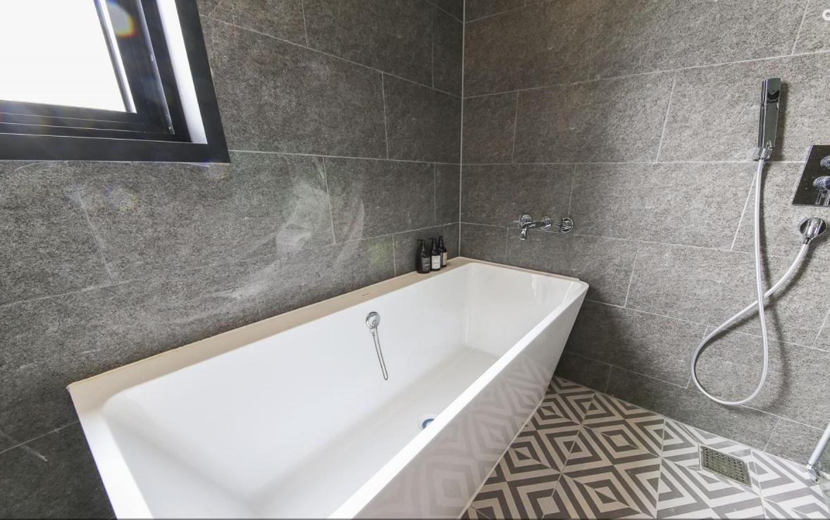 בוסאן Brown Dot Hotel Gwangan Beach מראה חיצוני תמונה